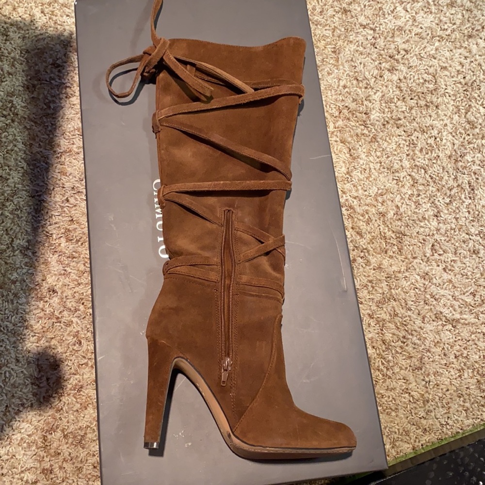 Shoes - Picture 3 of 4